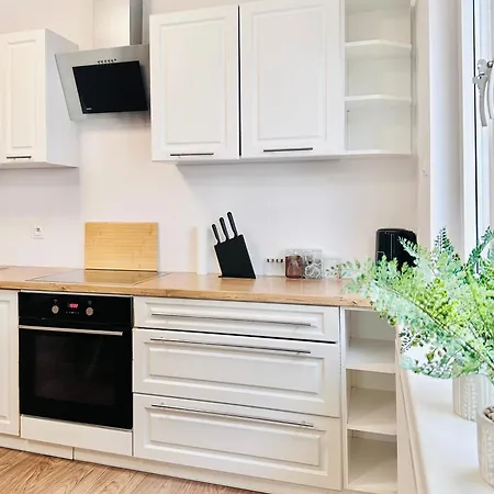 Rozana Parking Apartment *