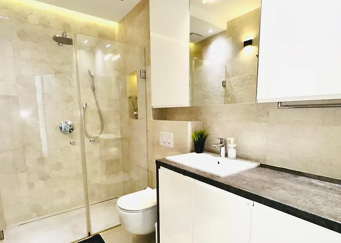 Rozana Free Parking Apartment