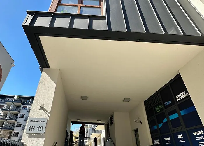 Rozana Free Parking *